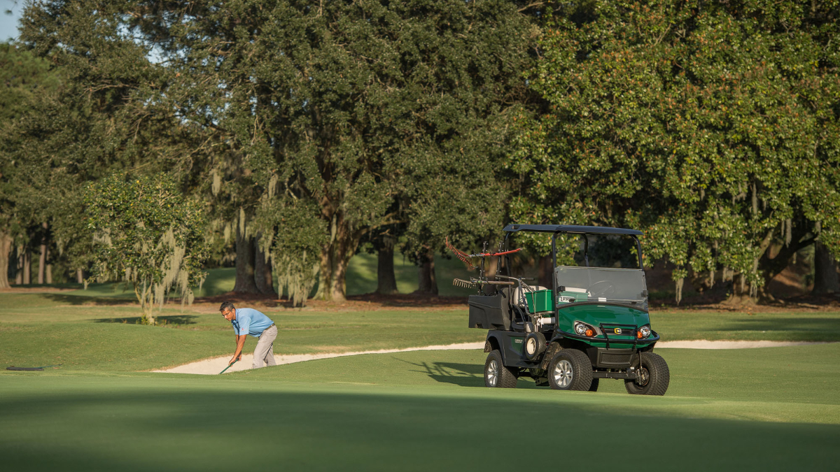 Cushman Hauler 800X Golf Utility Vehicle